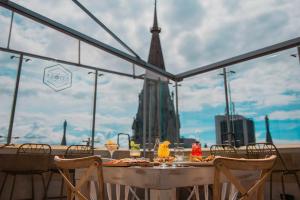 Azotea Rooftop. Restaurante en alturas. Catedral Manizales